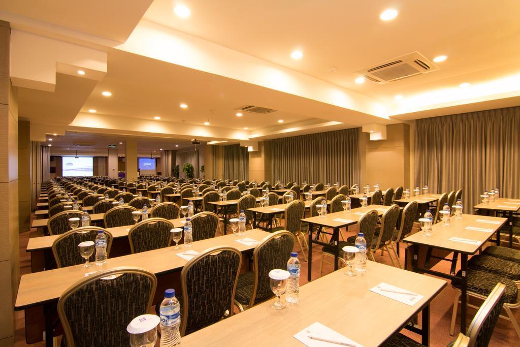 Kuta Central Park Hotel Ngoại thất bức ảnh